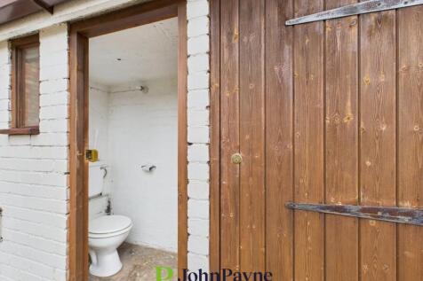 W/C &amp; Brick Store