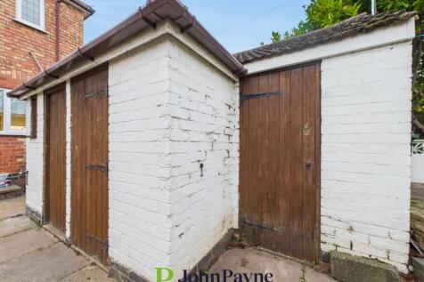 W/C &amp; Brickstore