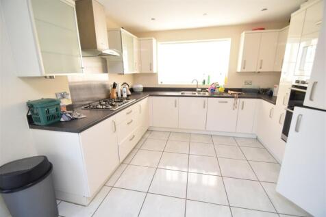 23 Hornbeam Kitchen .JPG