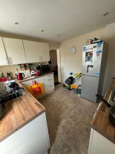 Kitchen 2.jpg