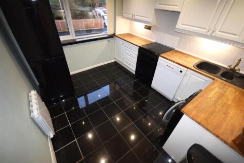 Kitchen 2.JPG