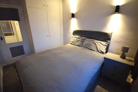 Bedroom 2.JPG