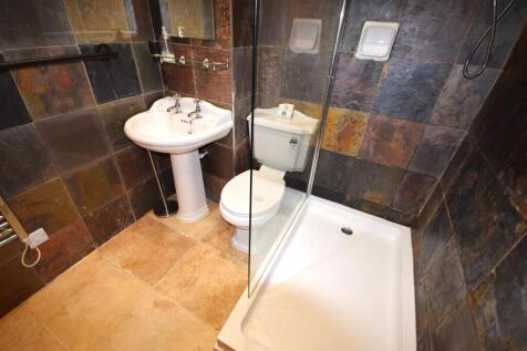 Bathroom 2.JPG