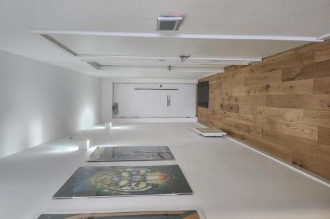 Hallway flat 502.jpg