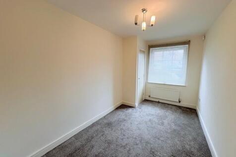 39 Gladstone Bedroom 2.jpg
