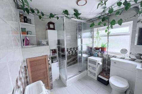 Cherry Tree Bathroom.jpg