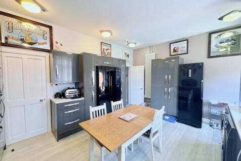 Shaw Heath 3 Kitchen.jpg