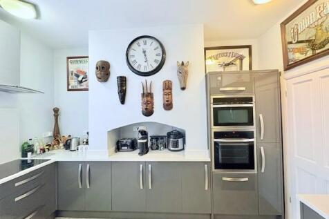 Shaw Heath 4 Kitchen.jpg