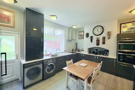 Shaw Heath 6 Kitchen.jpg
