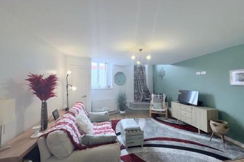 Flat 3 St Marys Living Room.jpg