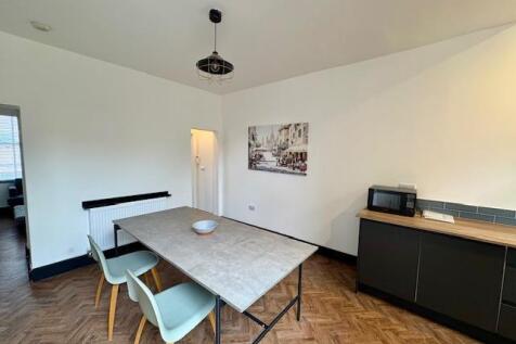 Kitchen dining room
