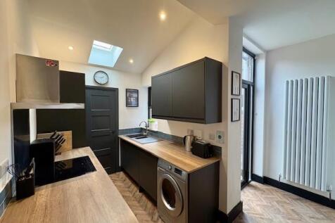 Kitchen dining room