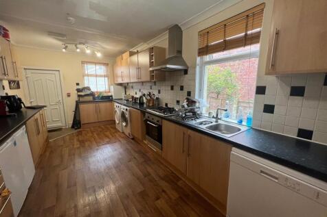 Kitchen (shared)