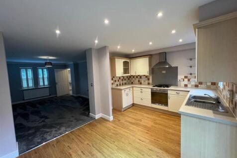 OPEN PLAN LOUNGE/KITCHEN DINER