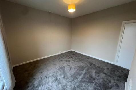 34 Lloyd Bedroom 1.jpg