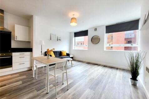 Open Plan Living Room / Kitchen