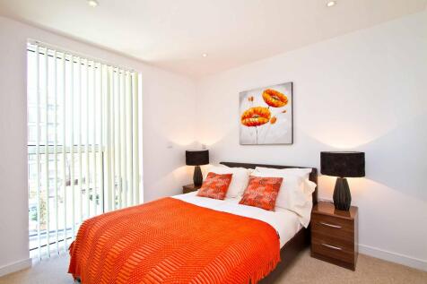 2nd bedroom