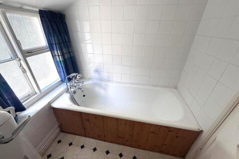 Bathroom.JPG
