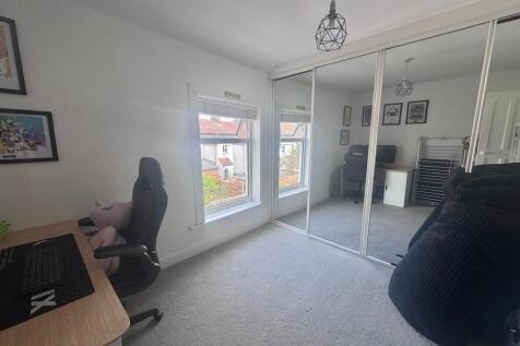 Bedroom One.jpg