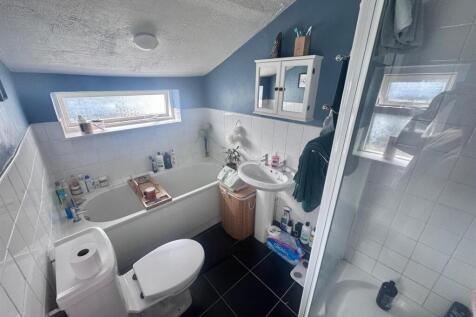 Bathroom.jpg