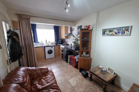 Living Area v2.jpg