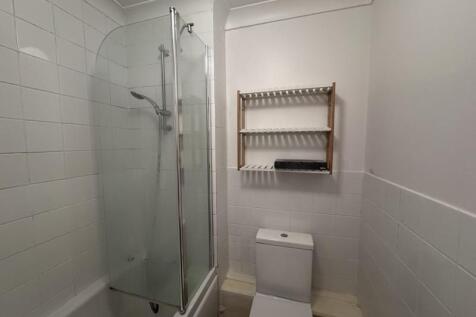 bathroom (2).JPG