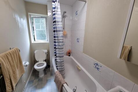 Bathroom.jpg