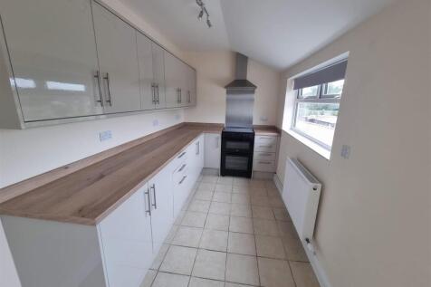 Kitchen v1.jpg
