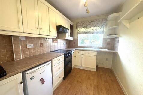 Kitchen (2).JPG
