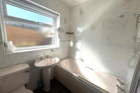 bathroom (2).JPG