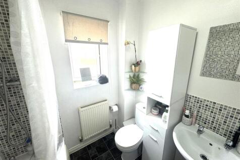 bathroom (2).JPG
