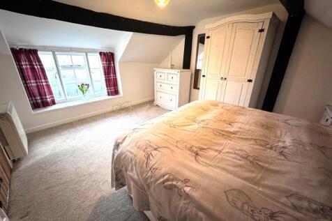 Bedroom 2 (1).JPG