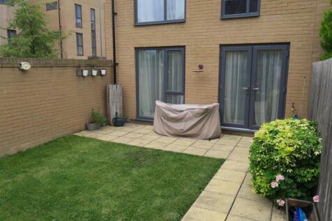 rear garden (2).JPG