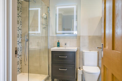 Bathroom 2 En Suite