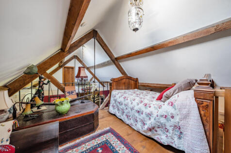 Bed 1 Mezzanine