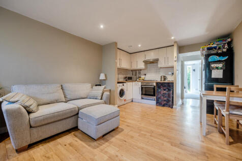Sitting/Dining Room