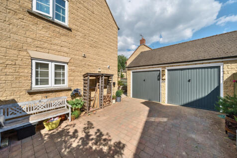 Driveway/Garages