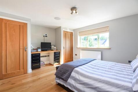 Bedroom 3 With En Su