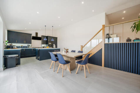 Kitchen/Dining Area