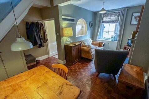 Lounge/dining room 1