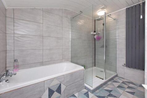 GROUND FLOOR BATHROOM