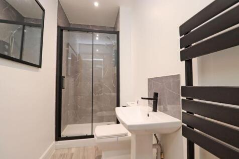 FIRST FLOOR SHOWER ROOM