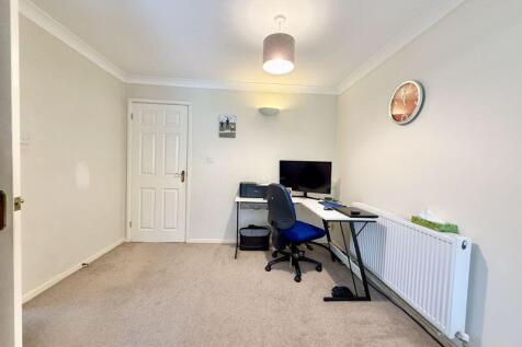 DINNING/OFFICE AREA