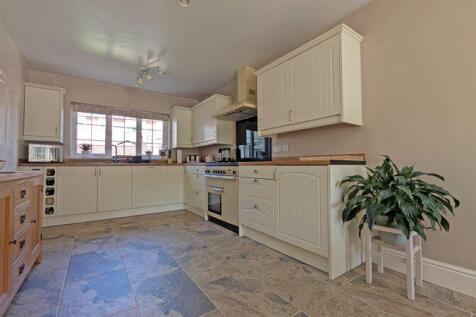 KITCHEN DINING AREA
