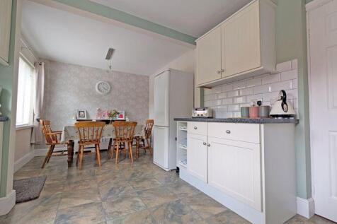 KITCHEN DINING AREA