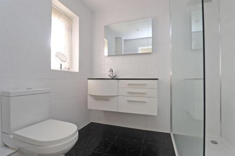 Main bedroom En-suite