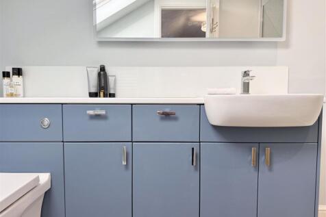 Main bedroom En-suite