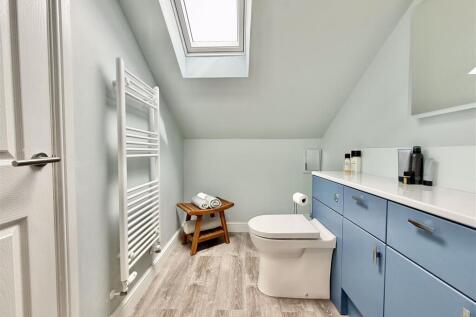 Main bedroom Ensuite