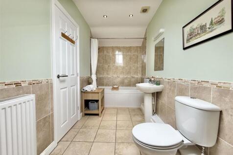 Second bedroom En-suite