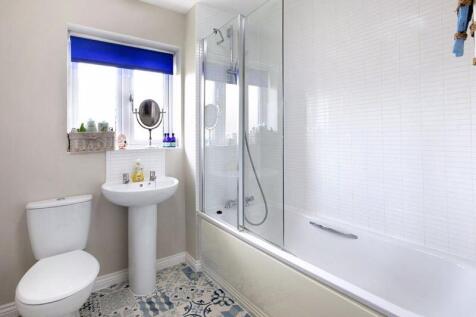 MAIN BATH ROOM